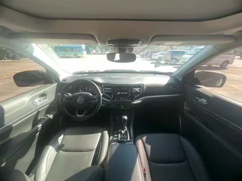 Jeep Grand Commander