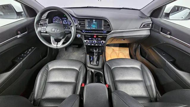 Hyundai Elantra (Avante)