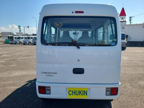 Mitsubishi Minicab Van