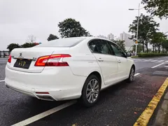 Peugeot 408