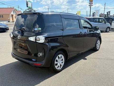 Toyota Sienta