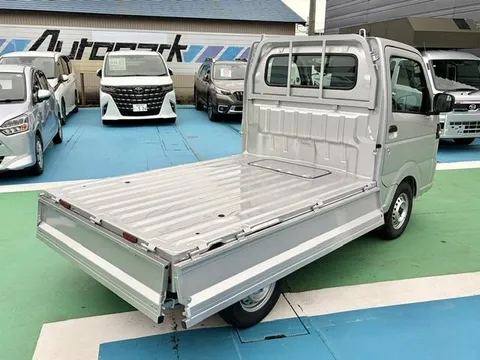 Nissan Clipper Truck
