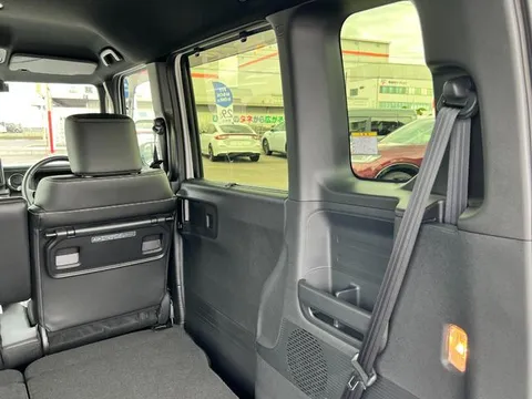 Honda N-BOX Custom