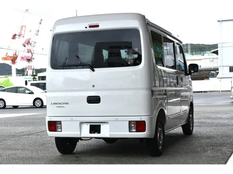 Mitsubishi Minicab Van