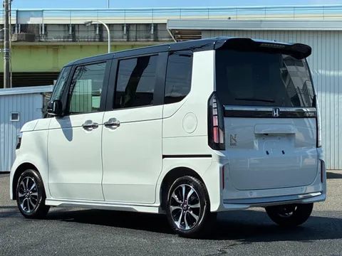 Honda N-BOX Custom