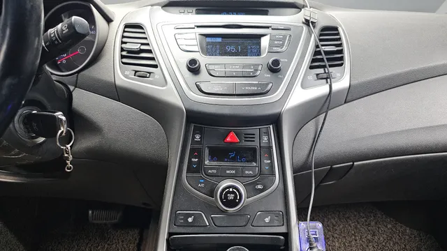 Hyundai Elantra (Avante)