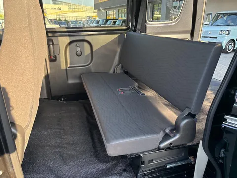 Nissan Clipper Van
