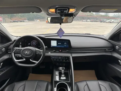 Hyundai Elantra (Avante)