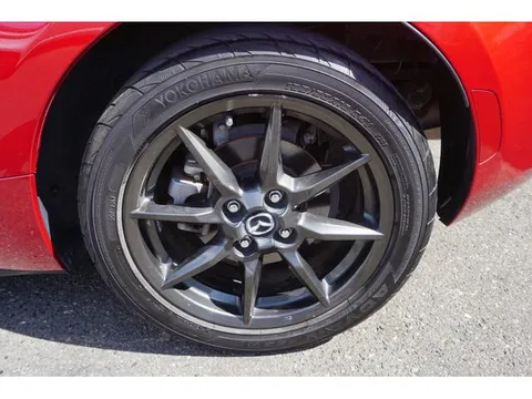 Mazda MX-5 (Roadster)