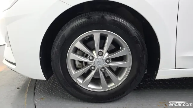 Hyundai Elantra (Avante)