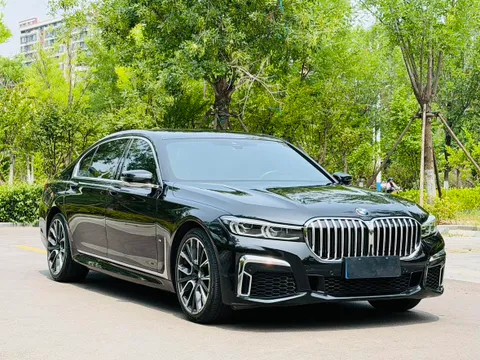 BMW 7-Series