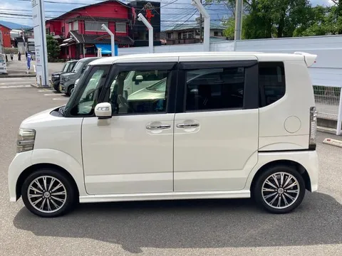 Honda N-BOX Custom