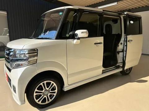 Honda N-BOX Plus Custom