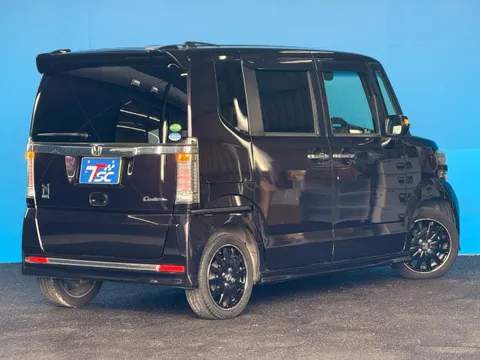 Honda N-BOX Custom