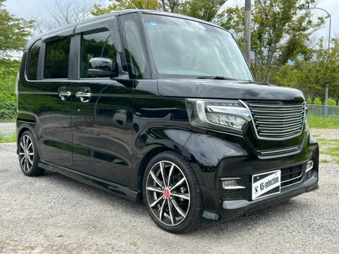 Honda N-BOX Custom