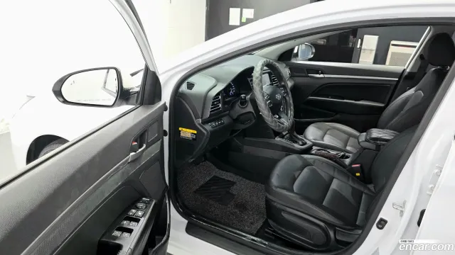 Hyundai Elantra (Avante)