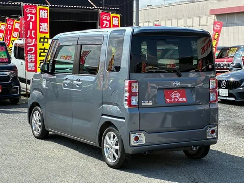 Toyota Pixis Mega