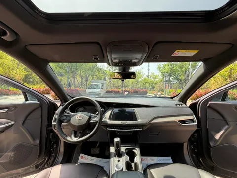 Cadillac XT4