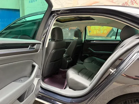 Volkswagen Phideon