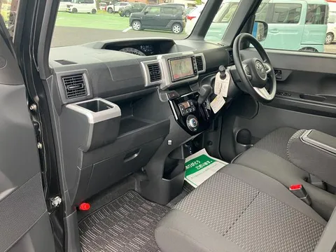 Toyota Pixis Mega