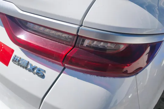 Geely Vision X6