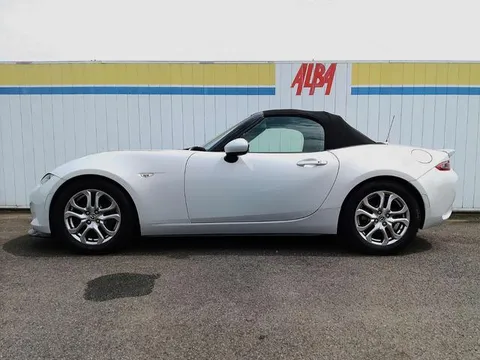 Mazda MX-5 (Roadster)