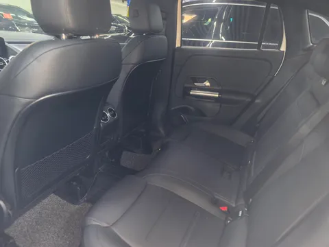 Mercedes-Benz Mercedes-Benz GLA
