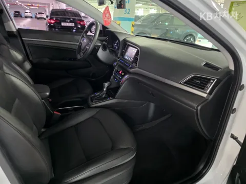 Hyundai Elantra (Avante)