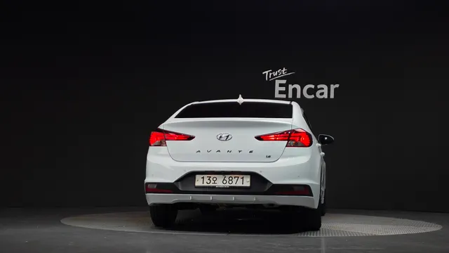 Hyundai Elantra (Avante)