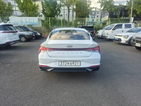 Hyundai Elantra (Avante)
