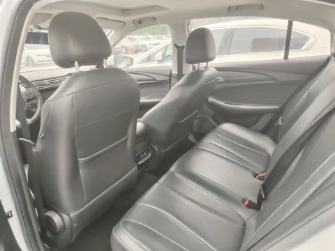 Roewe i5
