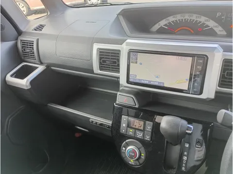 Toyota Pixis Mega