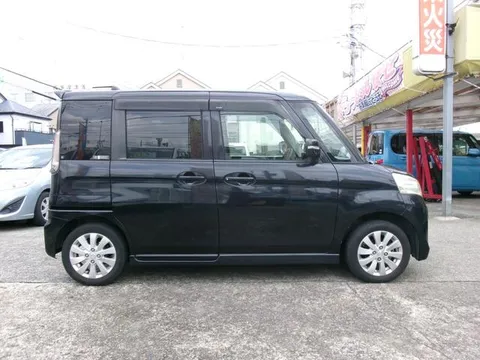 Suzuki Spacia Custom