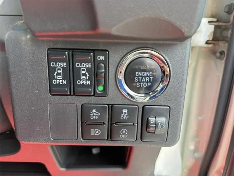 Toyota Pixis Mega