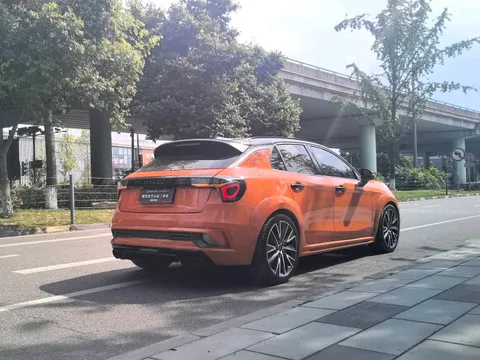 Lynk & Co 02