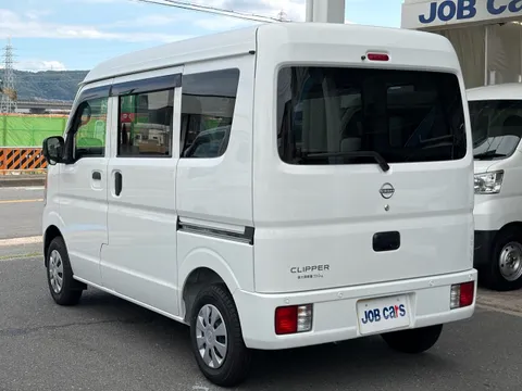 Nissan Clipper Van