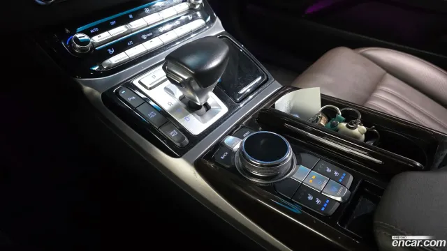 Genesis G90 (EQ900)