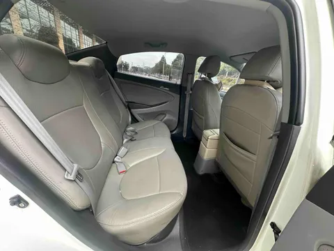 Hyundai Reina