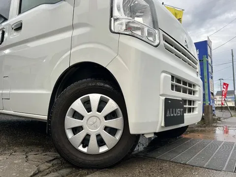 Mitsubishi Minicab Van
