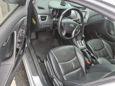 Hyundai Elantra (Avante)