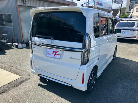 Honda N-BOX Custom