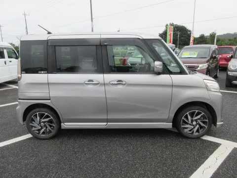 Suzuki Spacia Custom