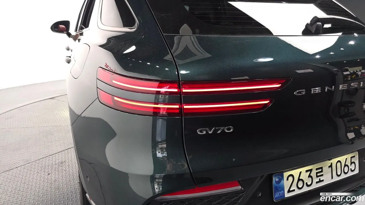 Genesis GV70