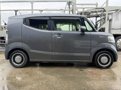 Honda N-BOX Slash