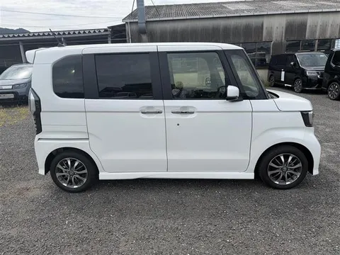 Honda N-BOX Custom