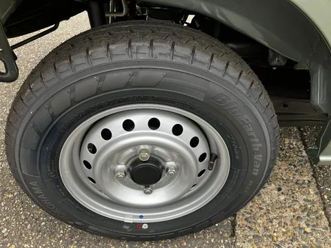 Nissan Clipper Van