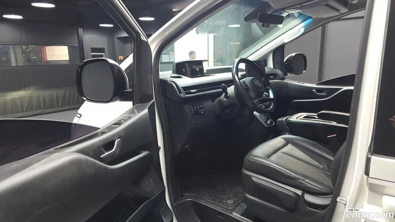 Hyundai Staria