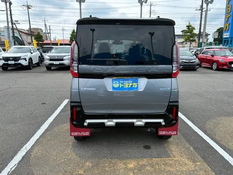 Mitsubishi Delica Mini