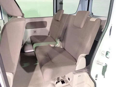 Nissan Clipper Van