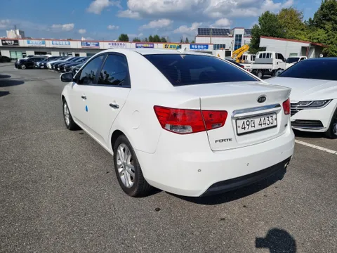Kia Cerato (Forte)